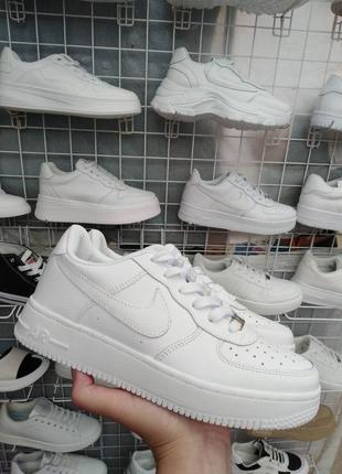 Кросівки шкіряні білі nike air force3 фото