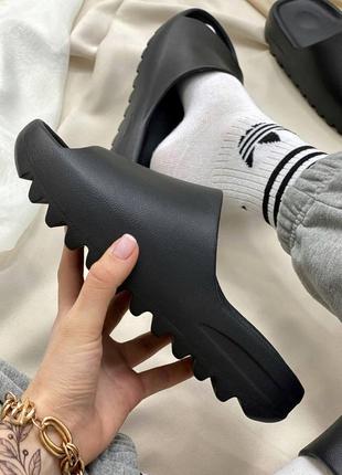 Кроссовки adidas yeezy slide black