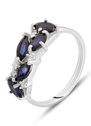 Серебряное кольцо komilfo с натуральным сапфиром 0.2ct, фианитами, вес изделия 2,59 гр (2143284) 17 размер