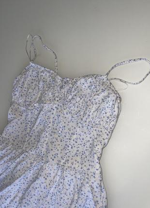 Платье в цветочный принт от hollister миди платье2 фото