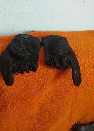 Спортивные перчатки crane