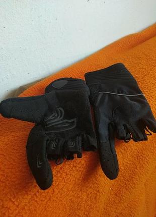 Спортивные перчатки crane