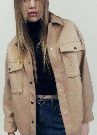 Zara -60% куртка сорочка пальто тепла беж, пудра хs, s