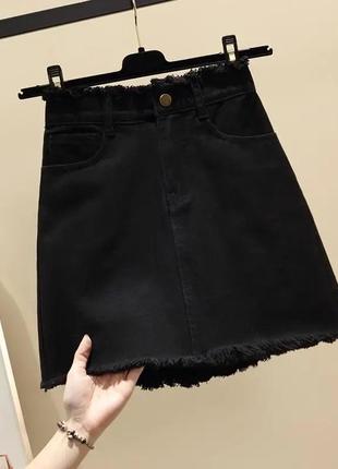 Чорна юбка