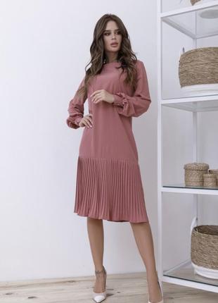 Красивое платье ткани софт размер s