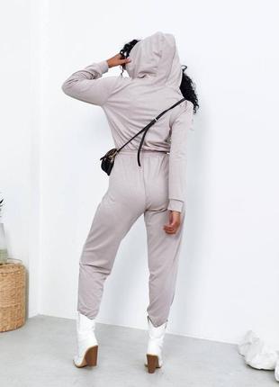 Комбинезон женский бежевый однотонный на молнии с капишоном брюки джоггеры качественный стильный2 фото