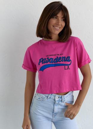 Укороченная футболка с надписью pasadena1 фото