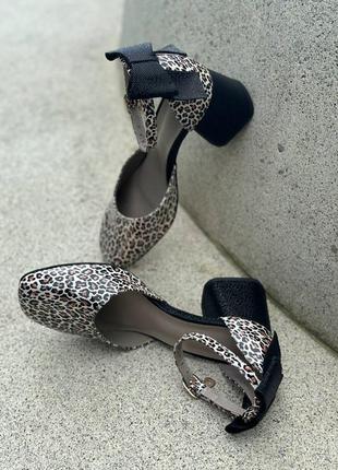 Кожаные туфли босоножки на каблуке из натуральной кожи4 фото
