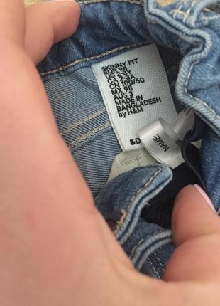 Шикарні джинсіки з потертостями та рваностями прошитими, бренд h&m для дівчинки 2-3 р/98см2 фото