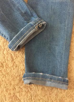 Шикарні джинсіки з потертостями та рваностями прошитими, бренд h&m для дівчинки 2-3 р/98см6 фото
