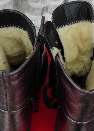 Зимові черевики для дівчинки на підборах3 фото