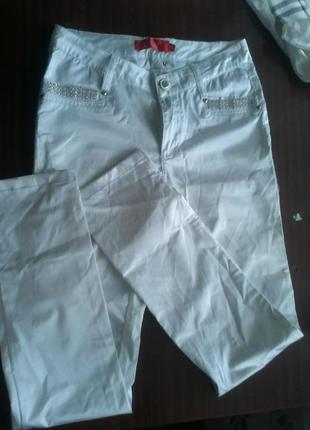 Новые атласные белые брюки /брюки