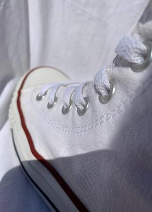 Белые кеды от бренда converse all star