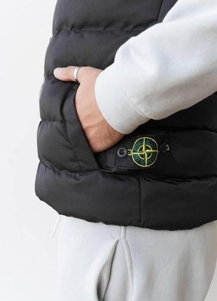 Жилетка чоловіча stone island спортивна весняна осіння чорна безрукавка стьобана жилет стон айленд3 фото