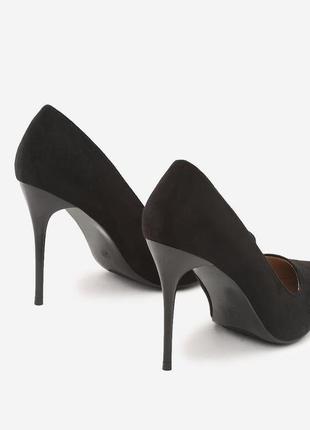 Классические чёрные туфли на каблуке2 фото