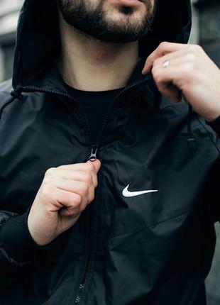 Вітрівка чоловіча nike весняна осіння спортивна чорна куртка легка найк штормівка з капюшоном2 фото