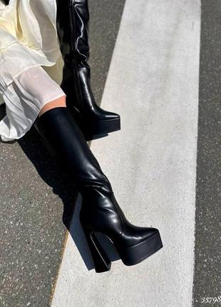 Сапоги с узким носком на высоком каблуке кожаные в черном цвете3 фото
