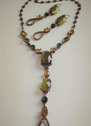 Набор  украшений винтажный  с зелеными камнями, серьги  и ожерелье1 фото