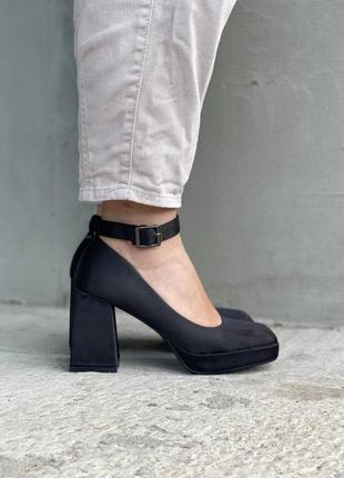 Женские туфли на каблуке