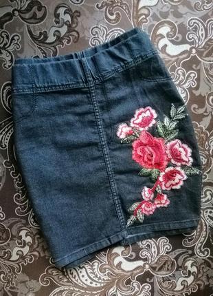 Юбка спідниця мини джинсовая черная катоновая с красной вышивкой розы h&m