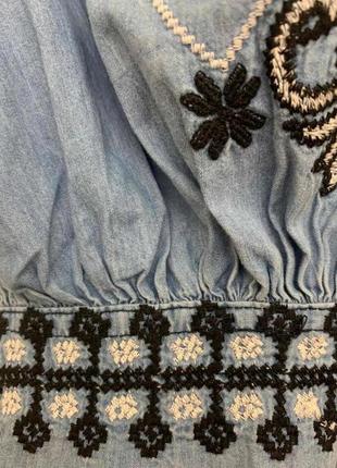 Сукня - вишивка з тоненької джинсової тканини ❤️
надзвичайно ніжна та приємна.5 фото