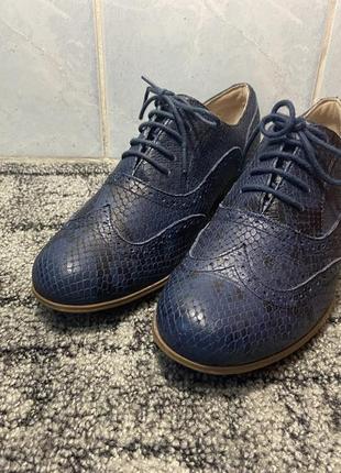 Шкіряні туфлі clarks 40р