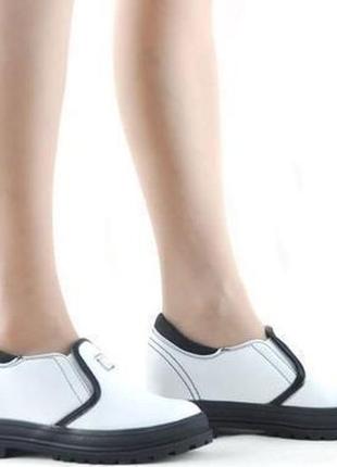 Жіночі черевики martin з прихованим каблуком 38 розмір білі