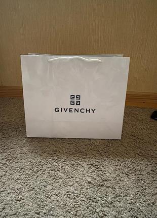 Фирменный пакет givenchy