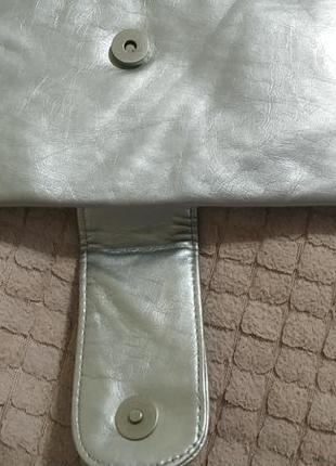 Оригинальная серебристая сумочка клатч barrats   англия4 фото