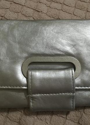 Оригинальная серебристая сумочка клатч barrats   англия1 фото