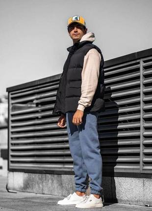 Жилетка (безрукавка) мужская черная