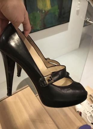 Стильные туфли oscar la renta. 38р.