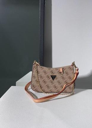 Сумочка в стиле guess