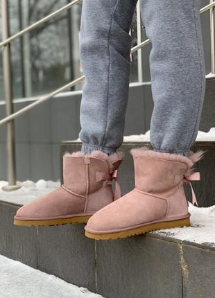 Зимние женские сапоги ugg в розовом цвете с бантом /осень/зима/весна😍