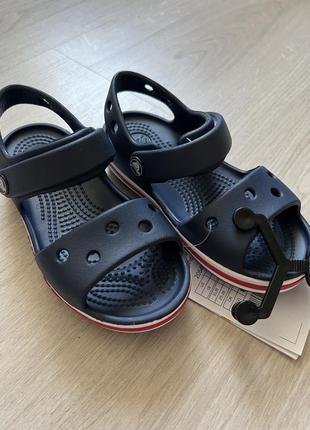 Сандалии crocs