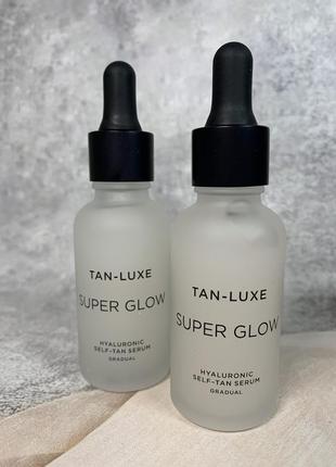 Гіалуронова зволожуюча сироватка з автозасмагою tan-luxe super glow serum