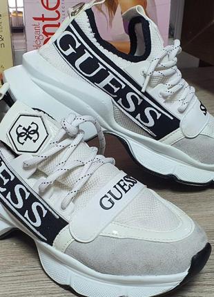 Оригинальные кроссовки guess