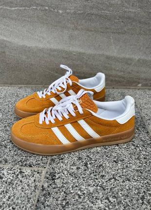 Жіночі кросівки adidas gazelle yellow brown | smb