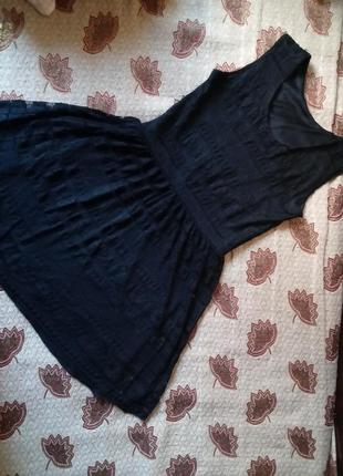 Красивое кружевное платье на 9-12 лет