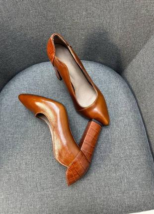 Кожаные туфли на каблуке из натуральной кожи6 фото