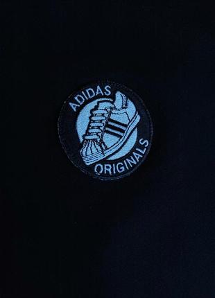 Черный свитшот adidas xs-m3 фото