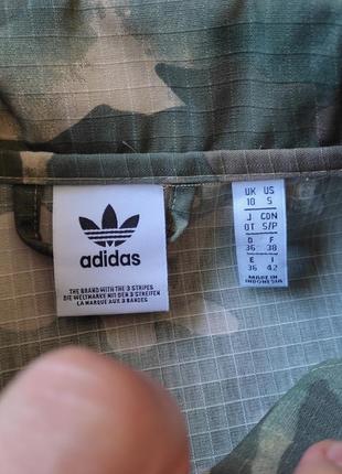 Женская камуфляжная водонепроницаемая куртка ветровка adidas originals modern camo track jacket6 фото