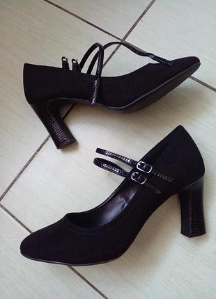 Замшевые туфли 39 г.