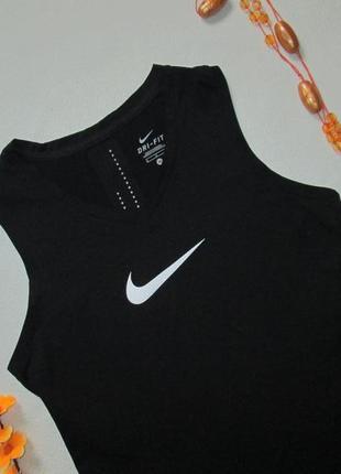 Крутая фирменная суперовая бесшовная спортивная черная майка nike dri-fit оригинал.2 фото