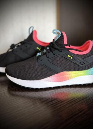 Женские кроссовки puma. очень удобные и легкие. состояние идеально