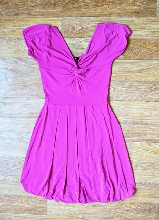 Яскрава сукня