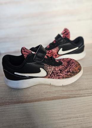 Nike кросівки для дівчинки2 фото