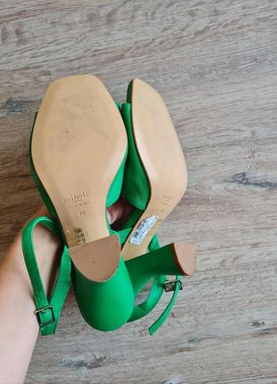 Яркие зеленые босоножки на каблуках minelli кожаные6 фото