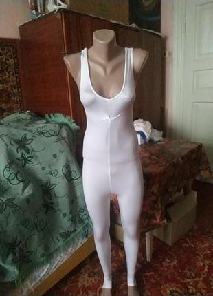 Белый ластиковый комбинезон