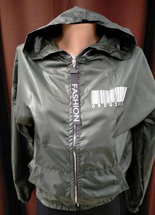 Вітровка жіноча хакі з капюшоном.я-3967.розміри: one size.ціна-500грн